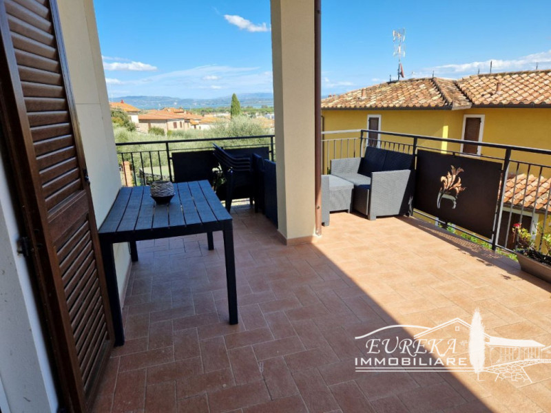 Immagine 19 di Appartamento in vendita  in via roma 152 a Castiglione Del Lago