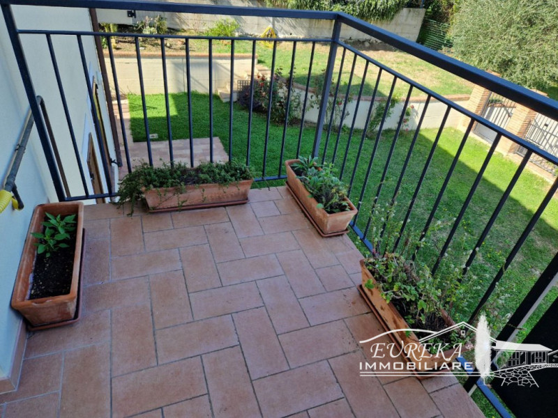 Immagine 21 di Appartamento in vendita  in via roma 152 a Castiglione Del Lago