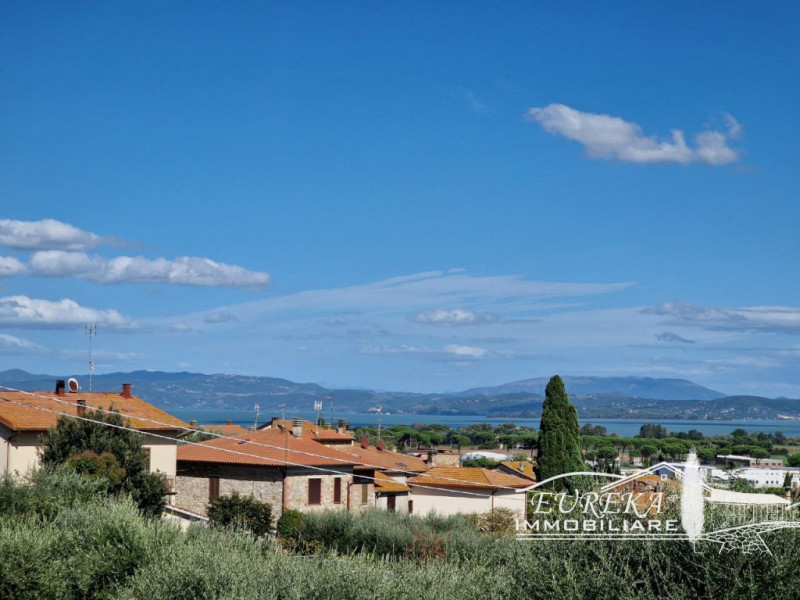 Immagine 22 di Appartamento in vendita  in via roma 152 a Castiglione Del Lago