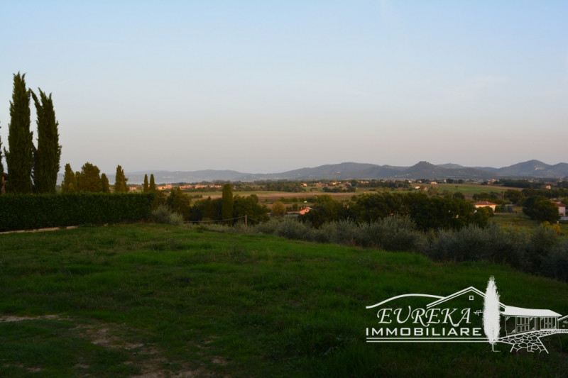 Immagine 24 di Appartamento in vendita  in via roma 152 a Castiglione Del Lago