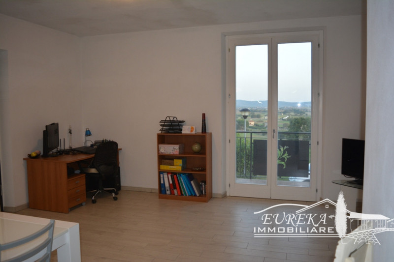 Immagine 27 di Appartamento in vendita  in via roma 152 a Castiglione Del Lago