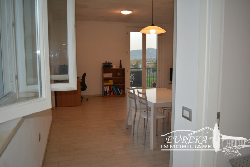 Immagine 28 di Appartamento in vendita  in via roma 152 a Castiglione Del Lago