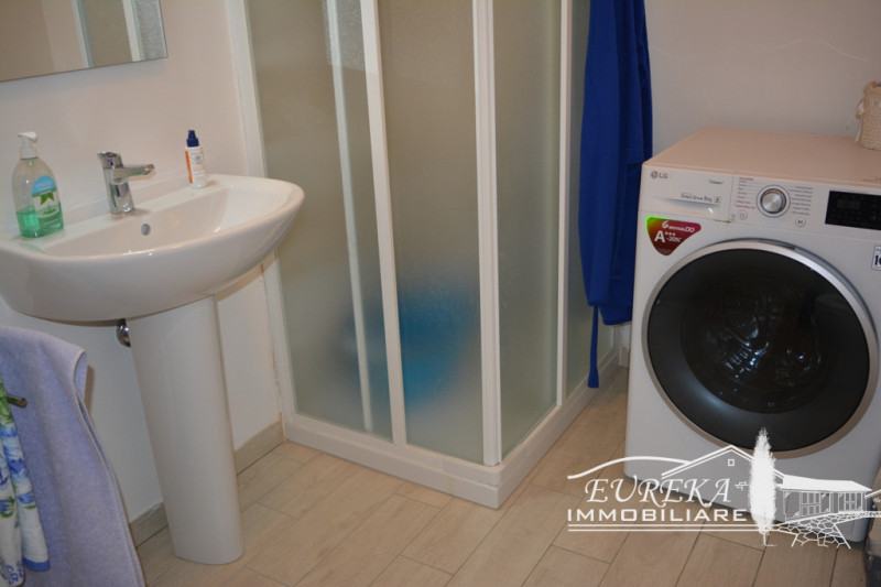 Immagine 29 di Appartamento in vendita  in via roma 152 a Castiglione Del Lago