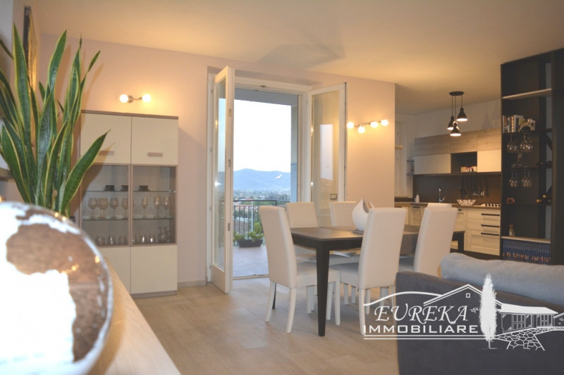 Immagine 34 di Appartamento in vendita  in via roma 152 a Castiglione Del Lago