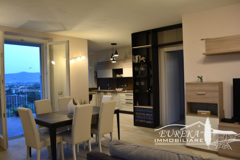 Immagine 35 di Appartamento in vendita  in via roma 152 a Castiglione Del Lago