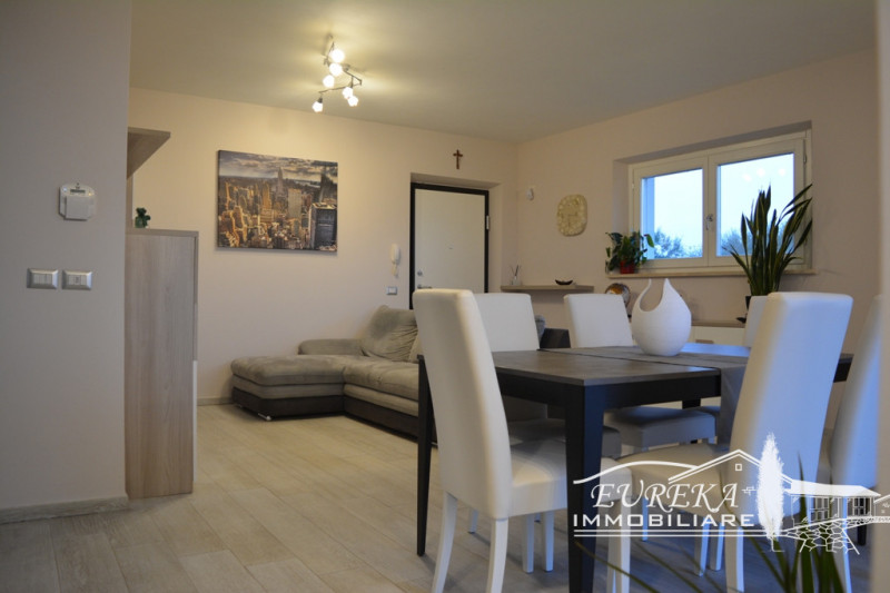 Immagine 40 di Appartamento in vendita  in via roma 152 a Castiglione Del Lago