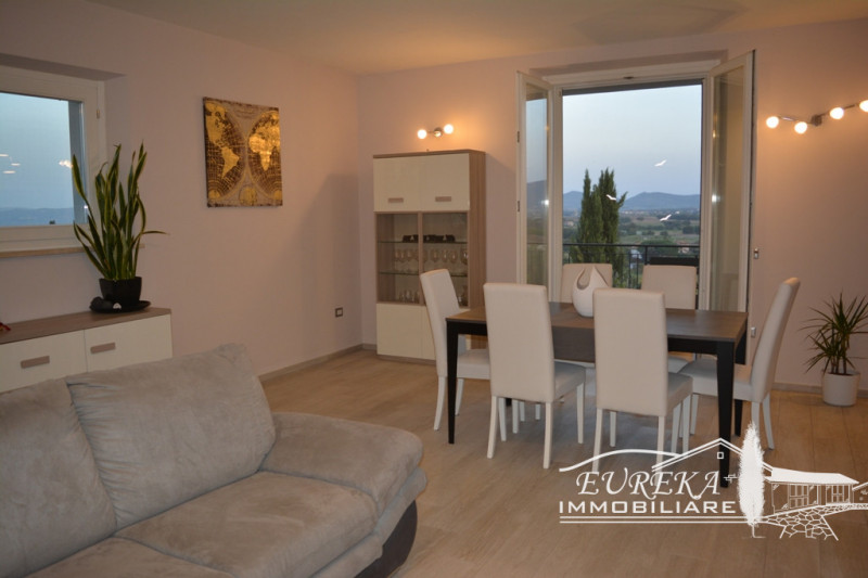 Immagine 41 di Appartamento in vendita  in via roma 152 a Castiglione Del Lago