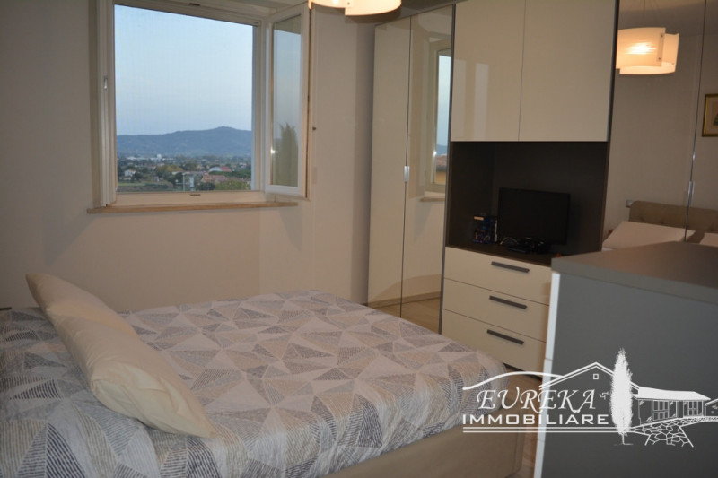 Immagine 45 di Appartamento in vendita  in via roma 152 a Castiglione Del Lago