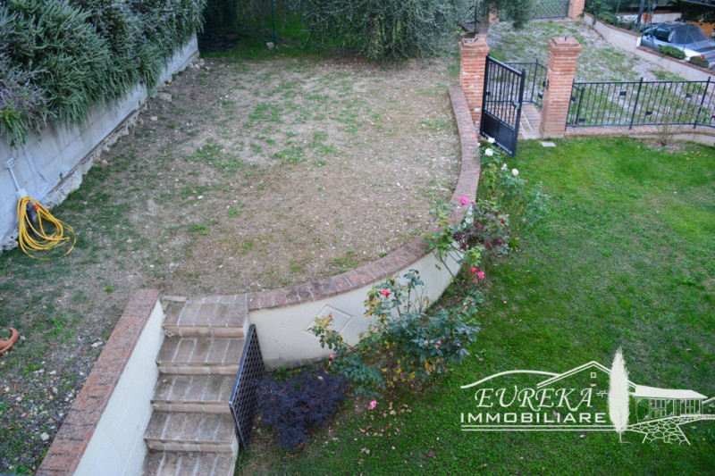 Immagine 54 di Appartamento in vendita  in via roma 152 a Castiglione Del Lago