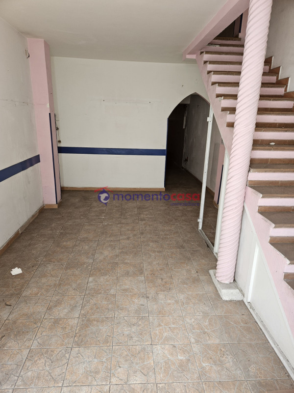 Immagine 2 di Negozio in vendita  in via del torrione a Reggio Di Calabria