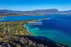 Immagine 11 di Hotel in vendita  in via trevisago a Moniga Del Garda