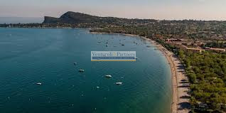 Immagine 12 di Hotel in vendita  in via trevisago a Moniga Del Garda