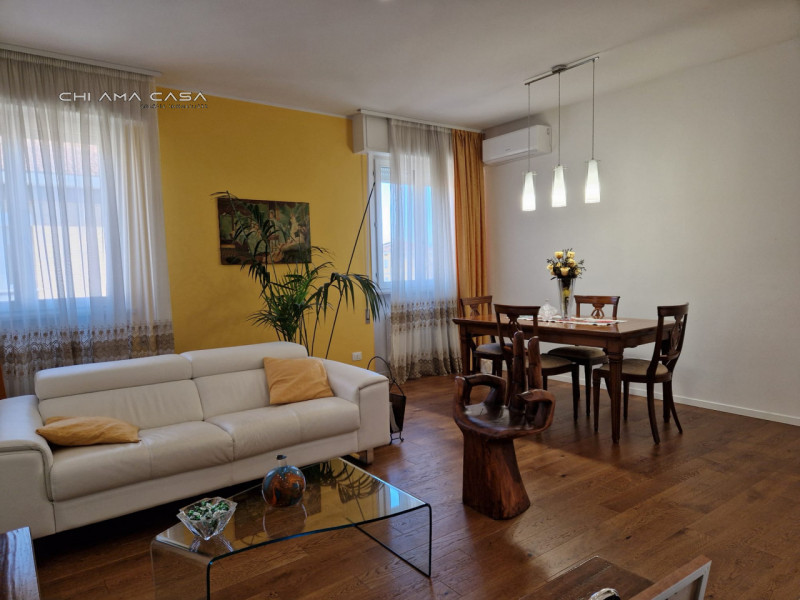 Immagine 1 di Appartamento in vendita  in Via Fermi a Vallefoglia