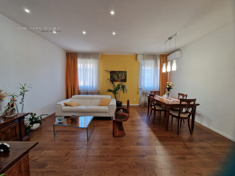 Immagine 3 di Appartamento in vendita  in Via Fermi a Vallefoglia