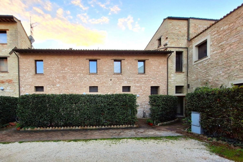 Immagine 6 di Attività commerciale in vendita  in Via Cairoli n.38/Via del Campo, N. snc a Foligno