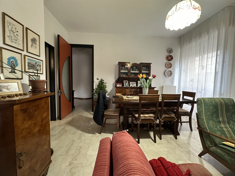 Immagine 3 di Appartamento in vendita  a Senigallia