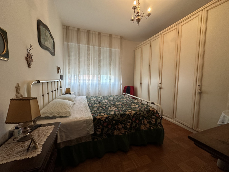 Immagine 10 di Appartamento in vendita  a Senigallia