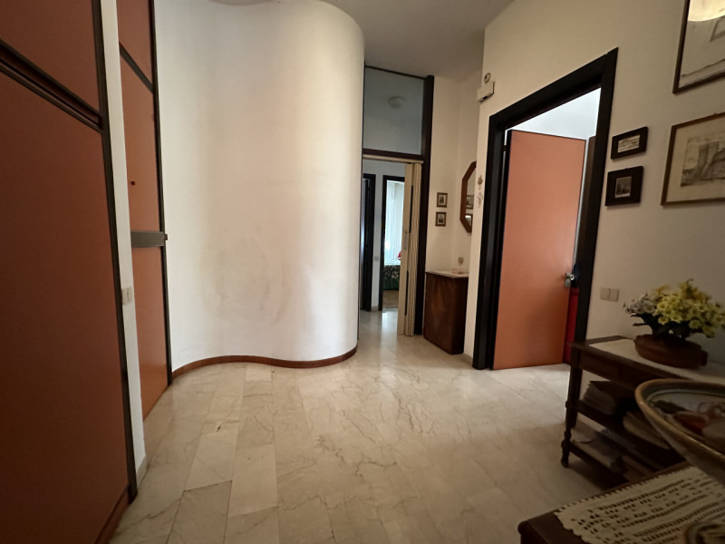 Immagine 26 di Appartamento in vendita  a Senigallia