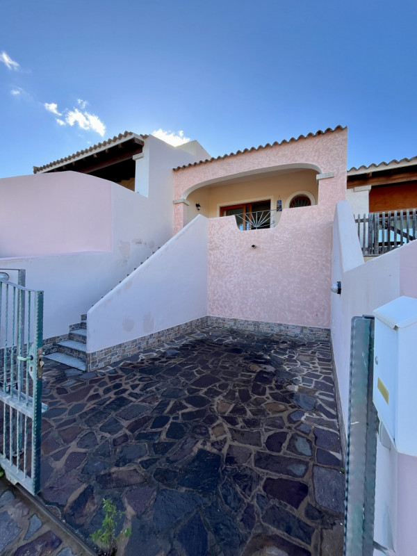 Immagine 28 di Villetta a schiera in vendita  a Loiri Porto San Paolo