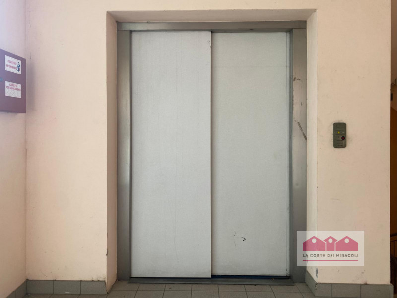 Immagine 12 di Laboratorio in vendita  in via zamenhof a Vicenza