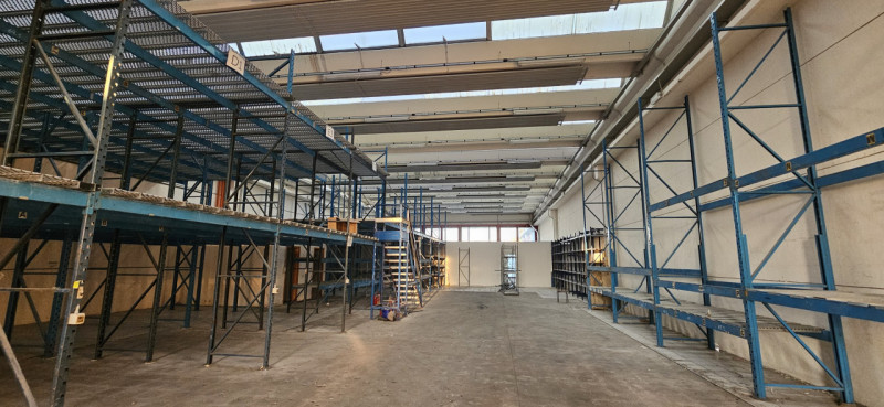 Immagine 2 di Capannone industriale in vendita  in Corso Stati Uniti a Padova