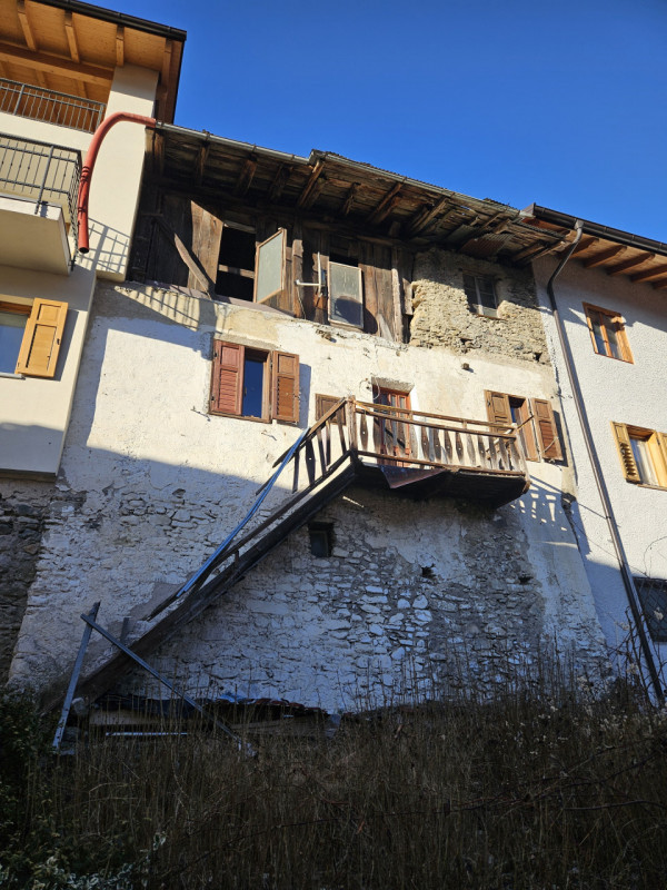 Immagine 16 di Rustico / casale in vendita  in Via di Solasna, n.36 a Caldes