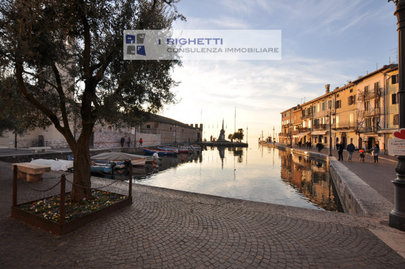 Immagine 25 di Appartamento in vendita  in Vicolo Casara a Lazise