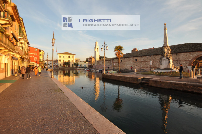 Immagine 26 di Appartamento in vendita  in Vicolo Casara a Lazise