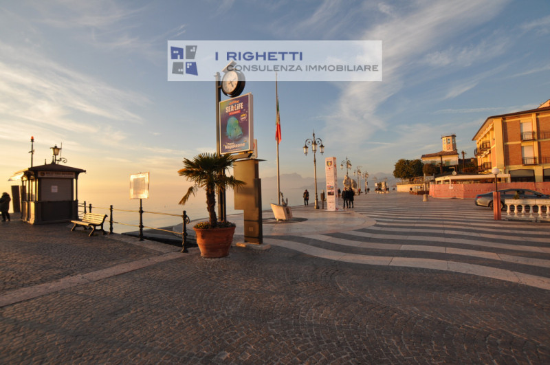 Immagine 27 di Appartamento in vendita  in Vicolo Casara a Lazise