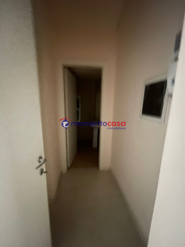 Immagine 5 di Negozio in vendita  in Via Sbarre Inferiori a Reggio Di Calabria