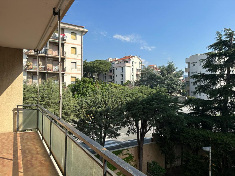 Immagine 4 di Appartamento in vendita  in Via Lanzone a Savona