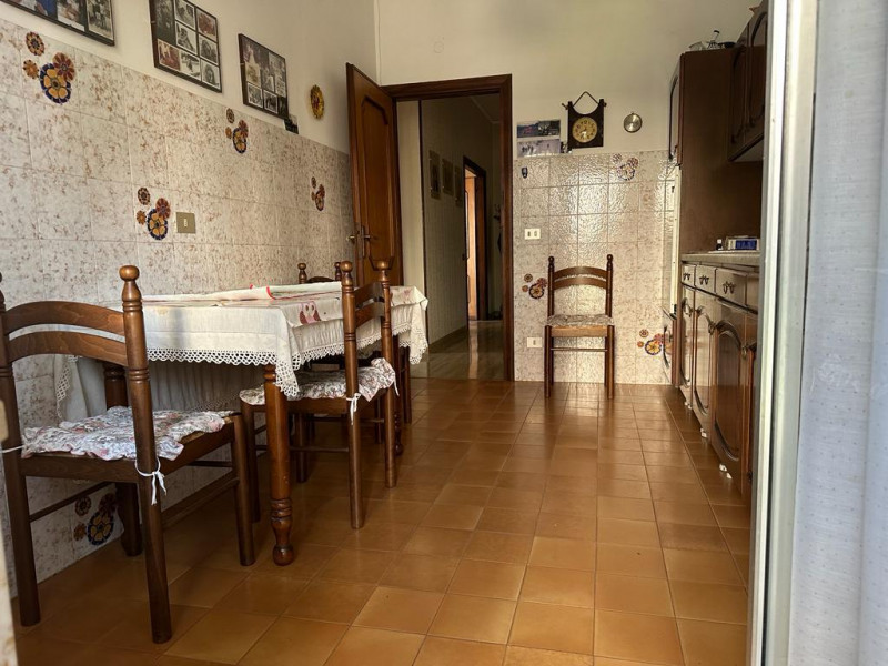 Immagine 11 di Appartamento in vendita  in Via Lanzone a Savona