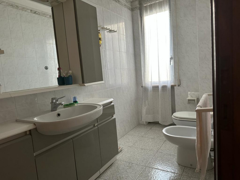 Immagine 15 di Appartamento in vendita  in Via Lanzone a Savona