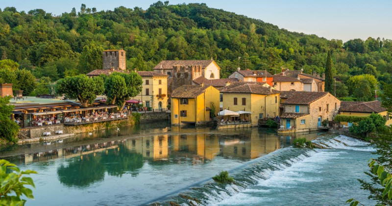 Immagine 4 di Terreno in vendita  a Valeggio Sul Mincio