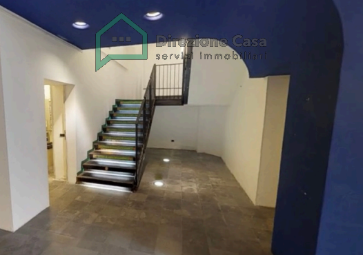 Immagine 3 di Negozio in vendita  in VIA VITTOR PISANI a Milano