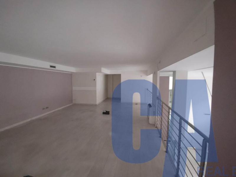 Immagine 8 di Negozio in vendita  in PIAZZA DUCA D'AOSTA a Milano