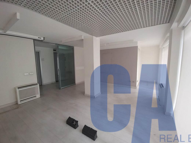 Immagine 9 di Negozio in vendita  in PIAZZA DUCA D'AOSTA a Milano