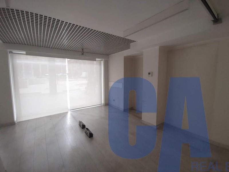 Immagine 10 di Negozio in vendita  in PIAZZA DUCA D'AOSTA a Milano