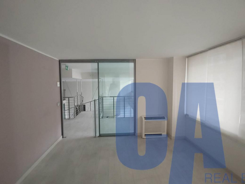 Immagine 11 di Negozio in vendita  in PIAZZA DUCA D'AOSTA a Milano