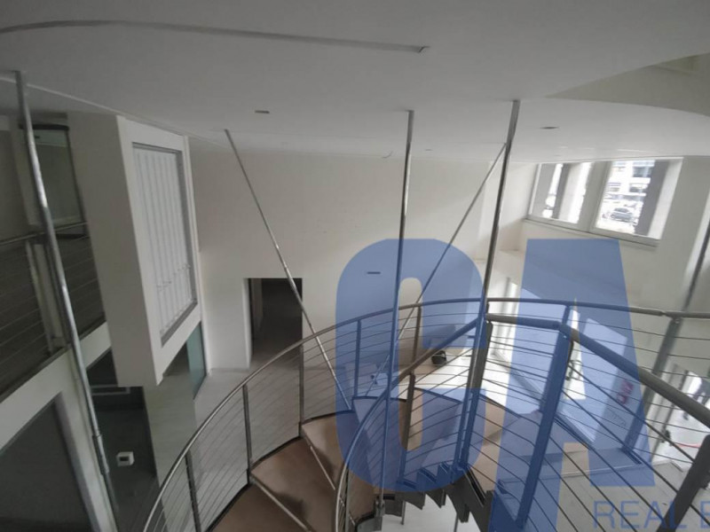 Immagine 13 di Negozio in vendita  in PIAZZA DUCA D'AOSTA a Milano