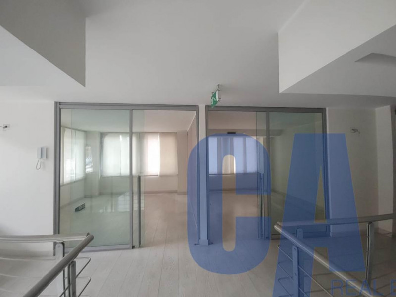 Immagine 16 di Negozio in vendita  in PIAZZA DUCA D'AOSTA a Milano