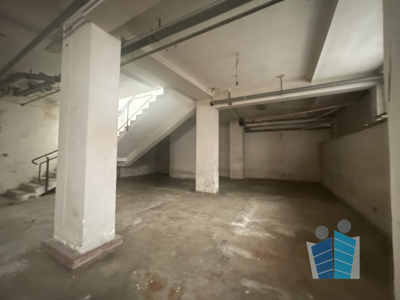 Immagine 7 di Negozio in affitto  in via imbriani a Lecce