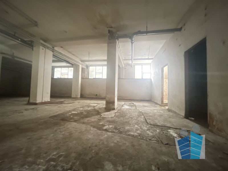 Immagine 11 di Negozio in affitto  in via imbriani a Lecce