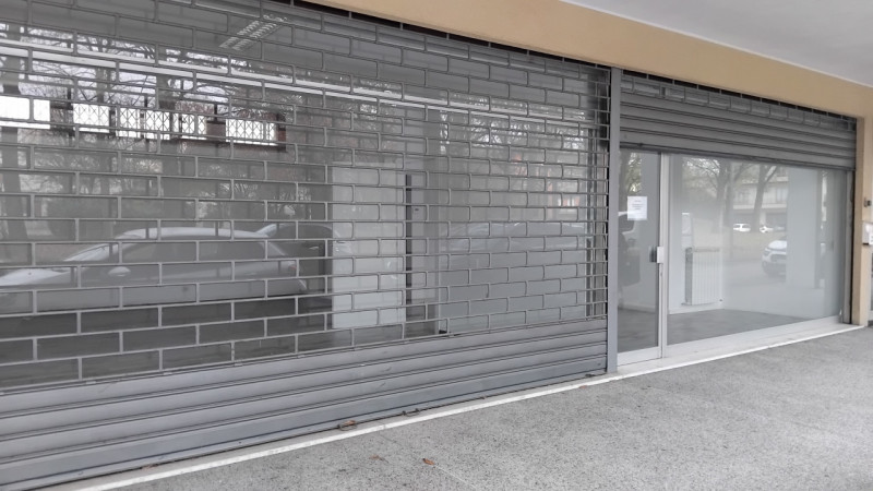 Immagine 10 di Negozio in affitto  in via belluno a Mirano