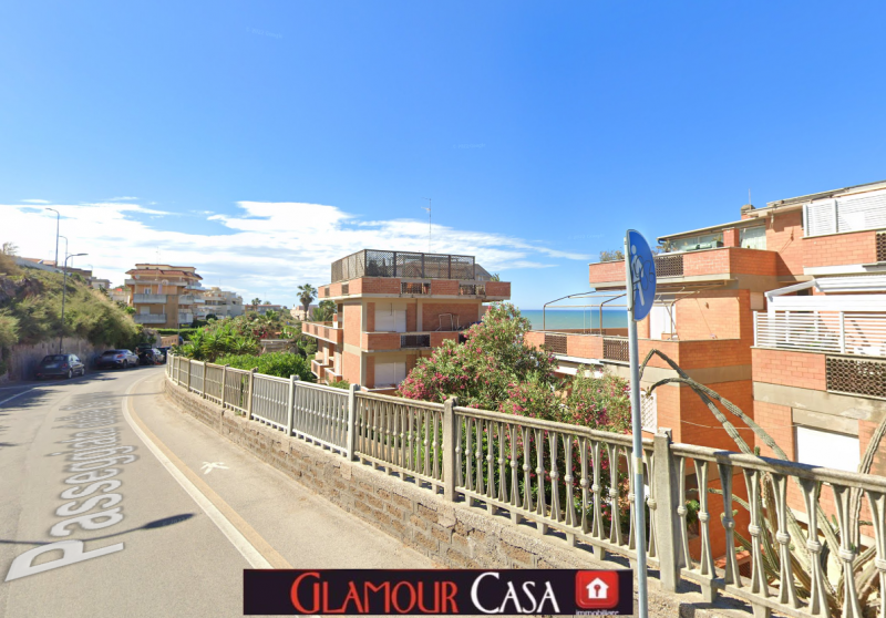 Immagine 8 di Villa in vendita  in Passeggiata delle Sirene a Anzio