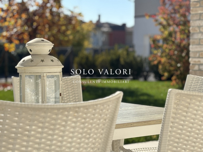 Immagine 1 di Villa in vendita  a Castelfranco Veneto