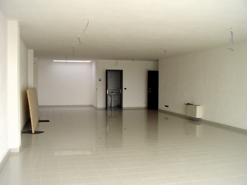 Immagine 10 di Laboratorio in vendita  in Via Misurina a Mestrino