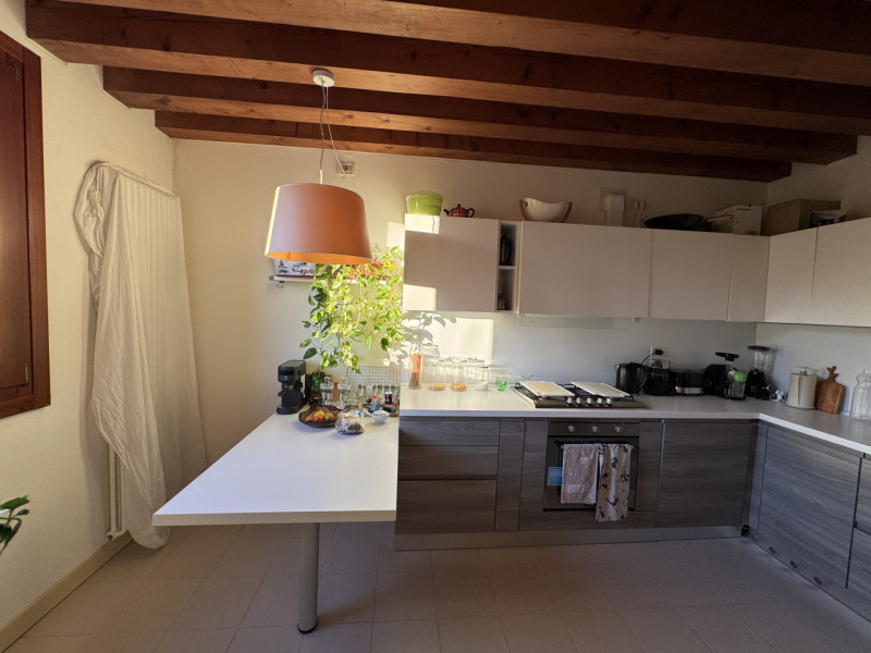 Immagine 3 di Appartamento in vendita  in via verci 2 a Bassano Del Grappa