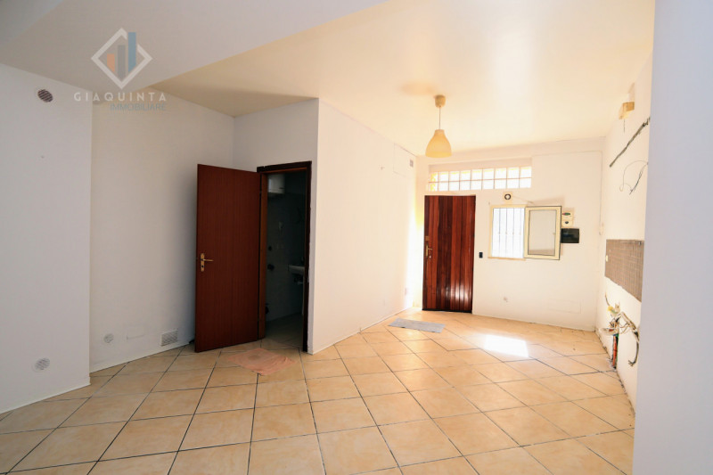 Immagine 7 di Appartamento in vendita  in Via Alessandro Manzoni n.05 a Palagonia