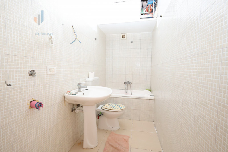 Immagine 8 di Appartamento in vendita  in Via Alessandro Manzoni n.05 a Palagonia